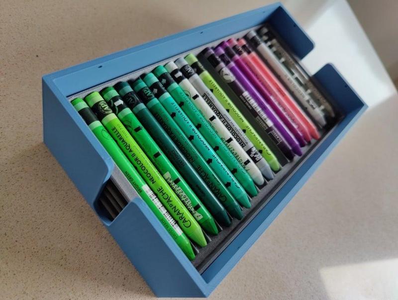 Carand’ache Neocolor Storage box with cover