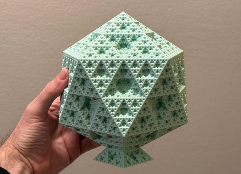 Sierpiński Icosahedron – Level 5 (No Supports)