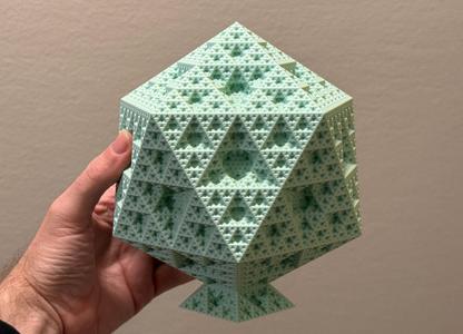 Sierpiński Icosahedron – Level 5 (No Supports)