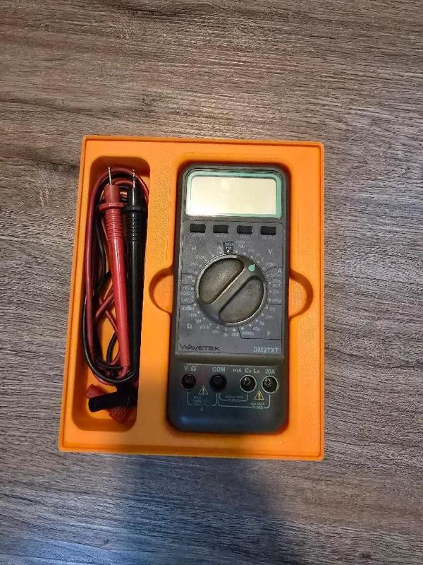 Gridfinity Wavetek multimeter model DM27XT   