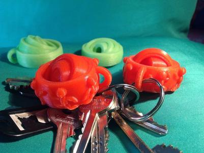 Gyroscopic keyring with Thingummies