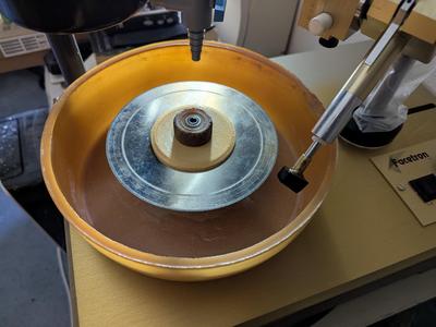 Saw mount for faceting machine