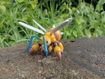 Digimon - Funbeemon/Fanbeemon