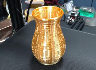 Maze vase