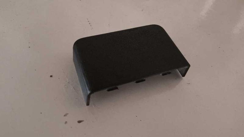 Mitsubishi Outlander 2010 front seat trail bolt cover