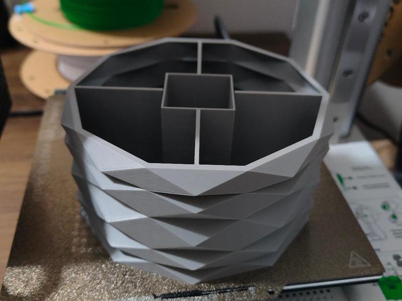 Pen Holder 