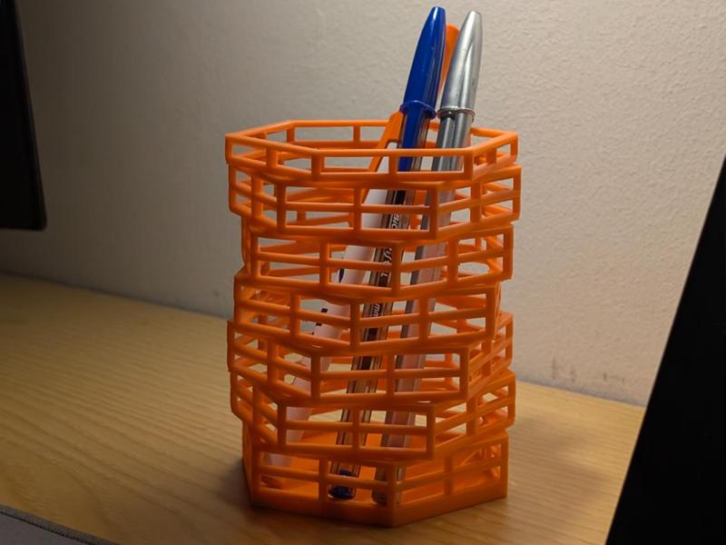 Hexagonal pen holder