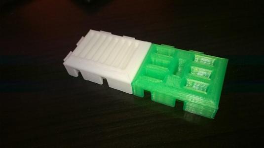 Interlocking SD, USB and micro-SD Desktop Storage Organizer