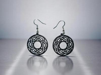 Infinite lines in rounds earrings