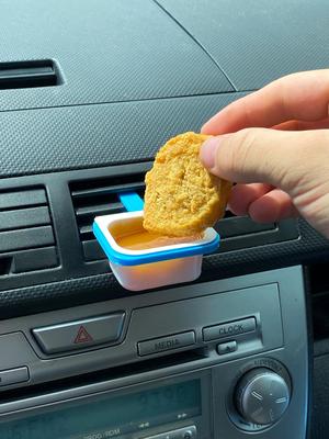 Dip holder for your car vent