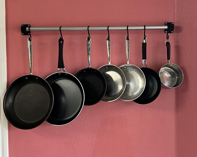 Universal EMT Conduit Wall Hanger