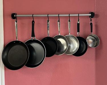 Universal EMT Conduit Wall Hanger