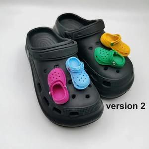 croc charm mini crocs (with strap)