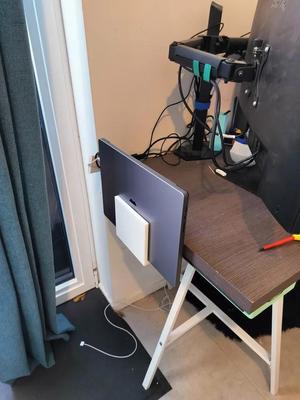 Laptop deskmount 