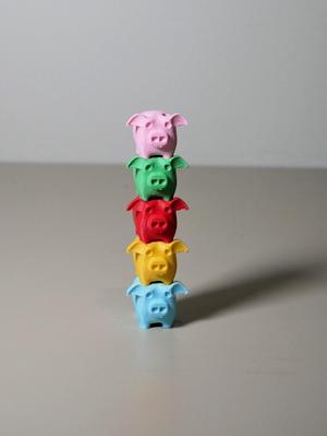 Stacking piggies