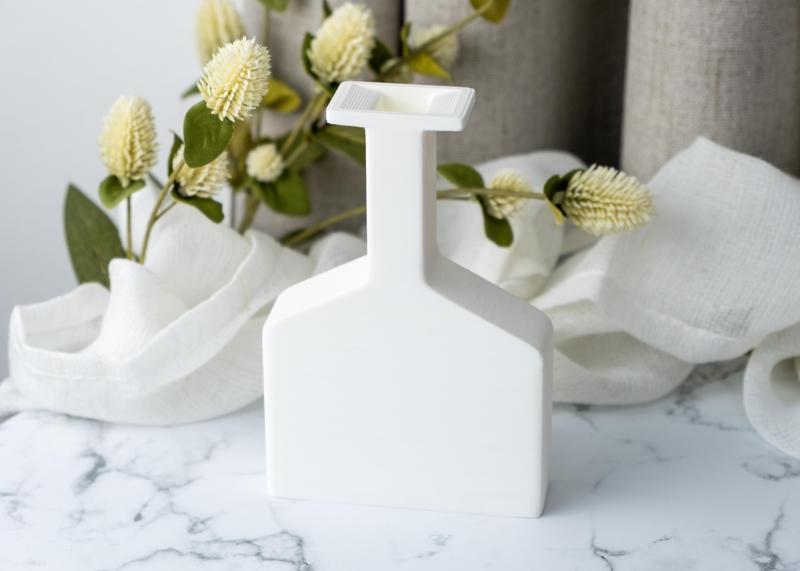 Linea Vase – Modern Flat Geometric Vase for Minimalist Interior Decor