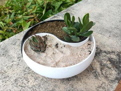 Ying Yang planter vase bowl