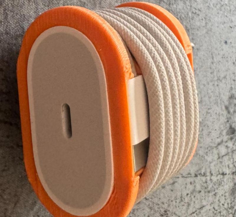 iPad/iPhone charger mount