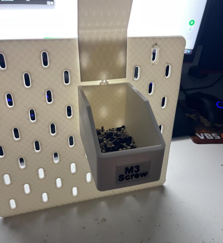 Skadis box with lid for screws, nuts, bolts, etc 