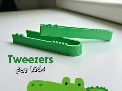 Tweezers for kids - crocodile edition