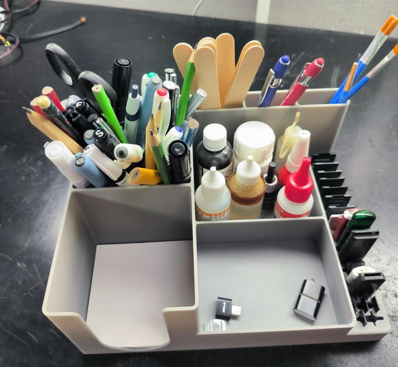 Desk organizer