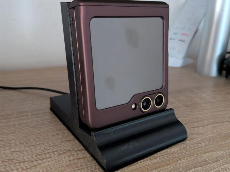 Samsung Flip 6  inductive charging stand