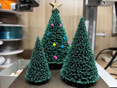 V3 Christmas tree with decoration