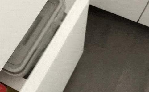 Simple IKEA Trash can opener (removable)