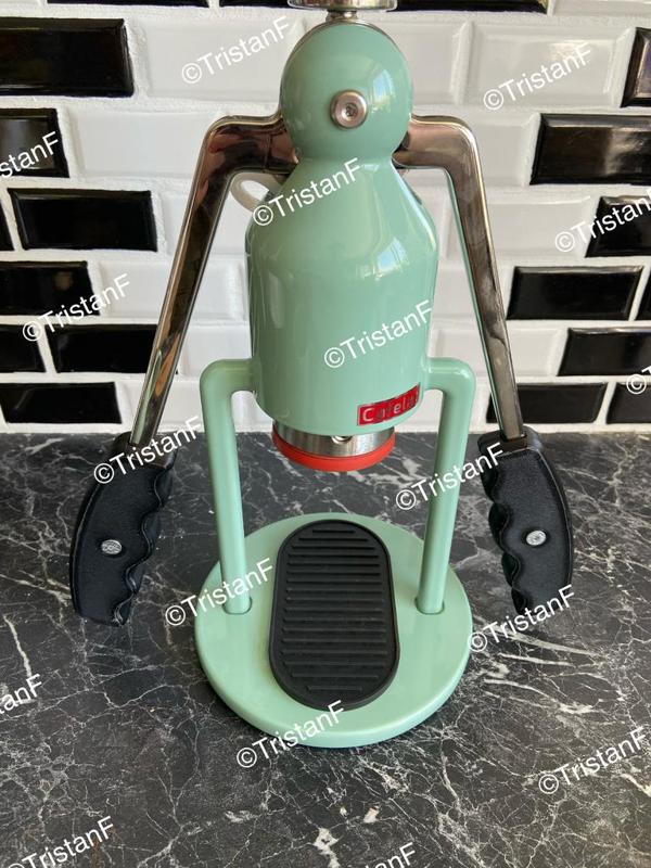 Cafelat Robot Arms Grip
