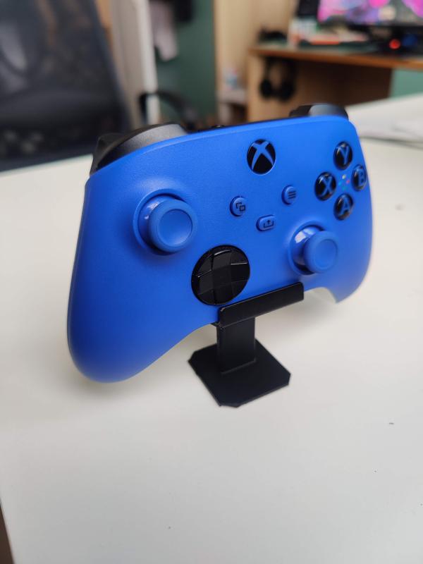 Minimalist Xbox Controller Stand