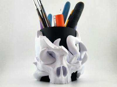 pen holder tools brush fire skull