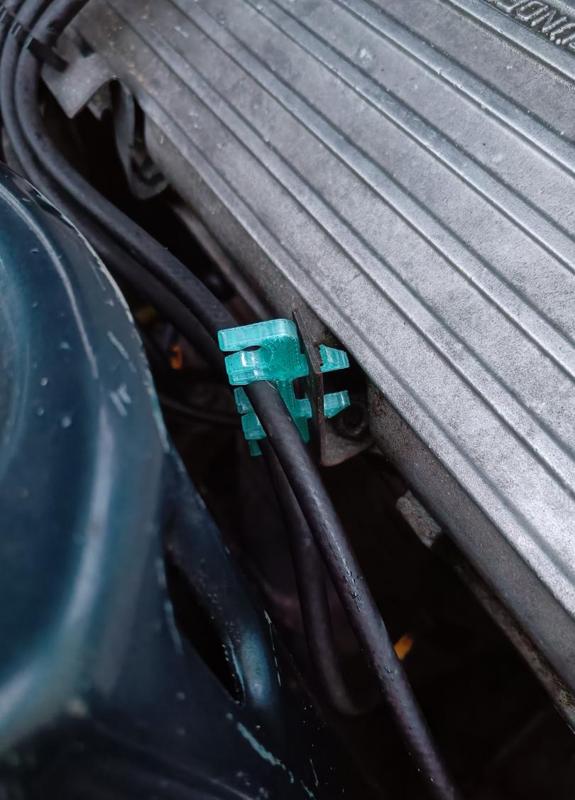 924 Spark Plug Wire Clip