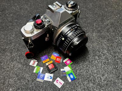 Hot Shoe Film Camera Display / Reminder - 1 Piece