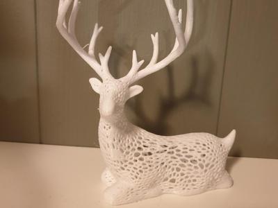 Deer - stag laying - voronoi pattern