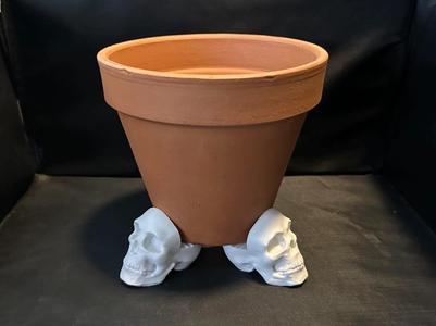 Skull Pot Feet Planter Lifter - Better Drainage