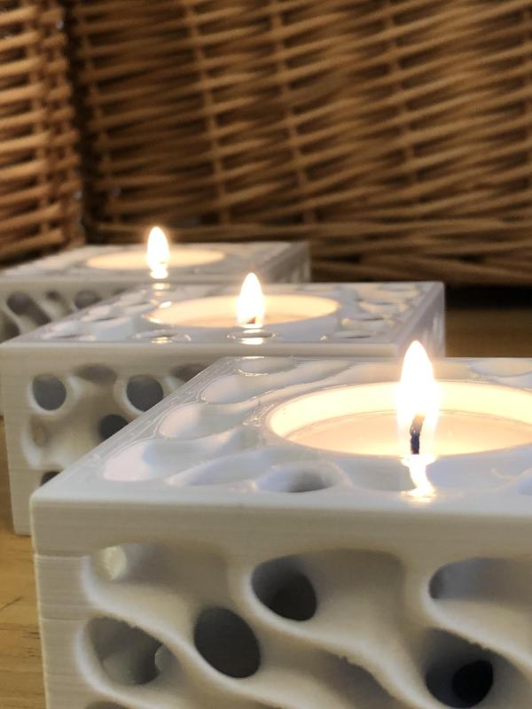 Schwarz D Tealight Holder