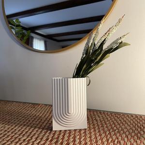 Modern Vase 001
