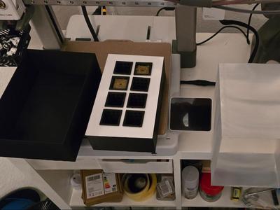 Hydroponic seedling tray