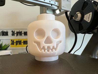"Glowing" L3GO Skelleton Skull, upscaled