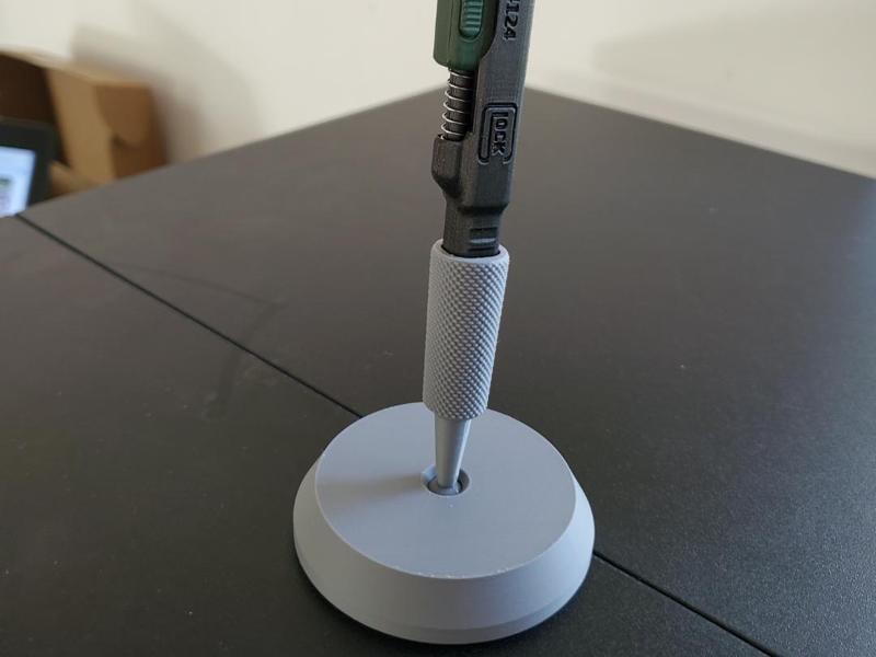 Elegant Pen Holder for Pilot G2 Slide Action Pen
