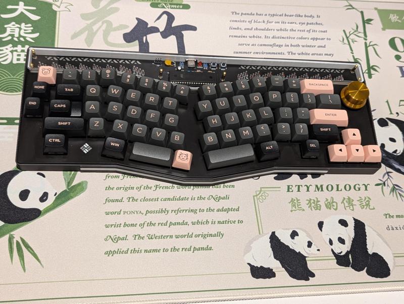 Minimalist Case for Basketweave Ergonomic Mechanical Keyboard (Alice Layout)