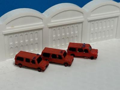 Emergency service vehicle 8 - SUV (long) (z-scale)