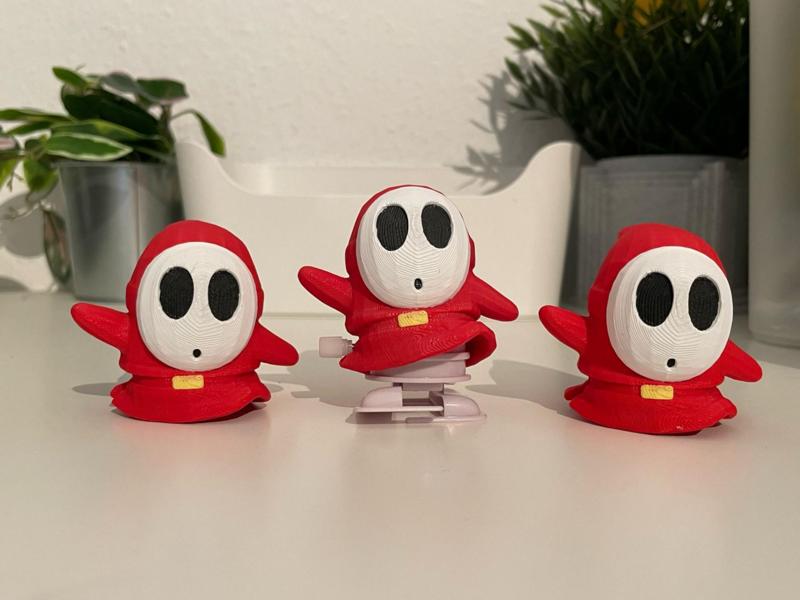 Wind-up walking Shy Guy