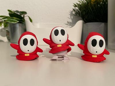 Wind-up walking Shy Guy