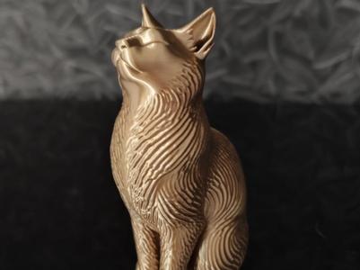 Majestic Sitting Cat – Fast, Support-Free