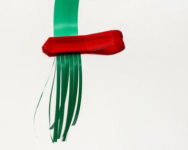 RIBBON SHREDDER AND CURLER