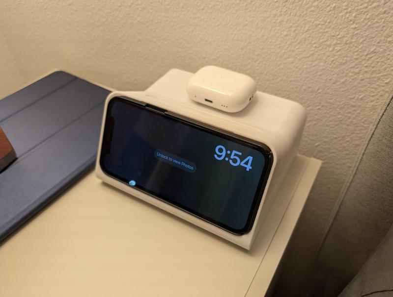 iPhone 12 With Case Standby Mode Dock (originally from Scott Yu-Jan) Phone Holder