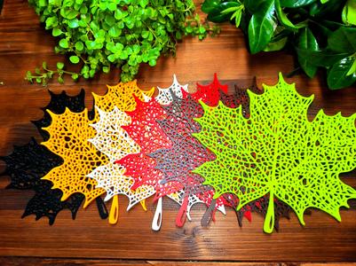 Voronoi Maple Leaf