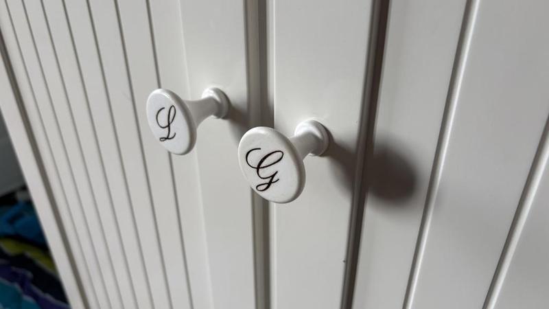 Cabinet handle with letters