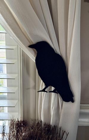 Raven Curtain Holdback